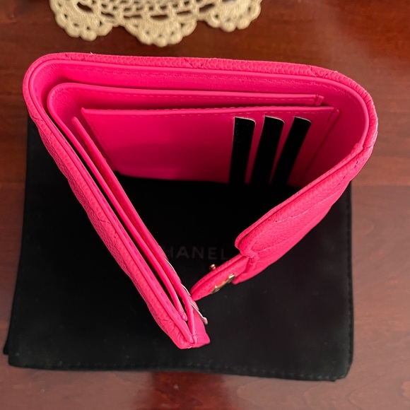 CHANEL Fuchsia Quilted Leather Wallet - Picture 4 of 5